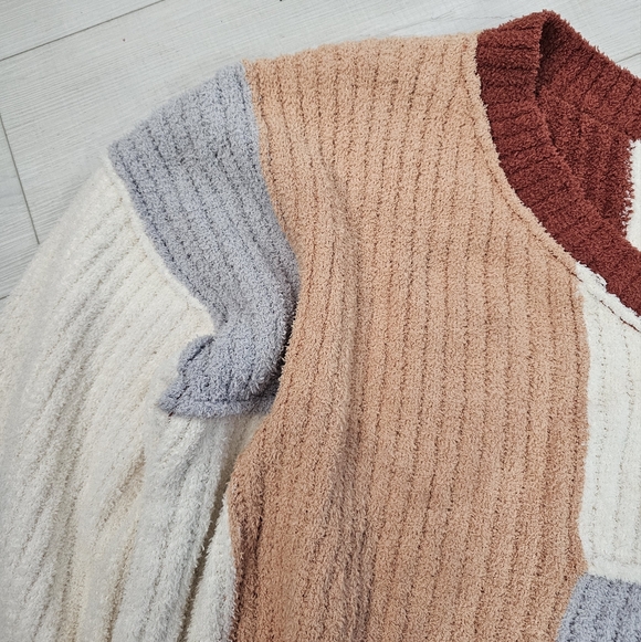 POL Plush Soft Chennile Color block Sweater V -neck - Picture 7 of 10